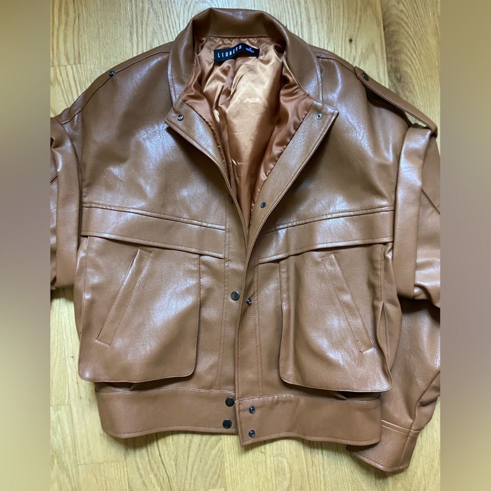 Lioness jacket size small